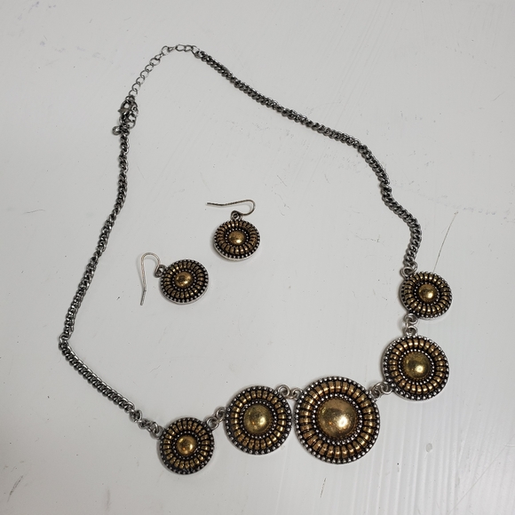 Silver/Gold Earring and Necklace Set - Picture 2 of 12